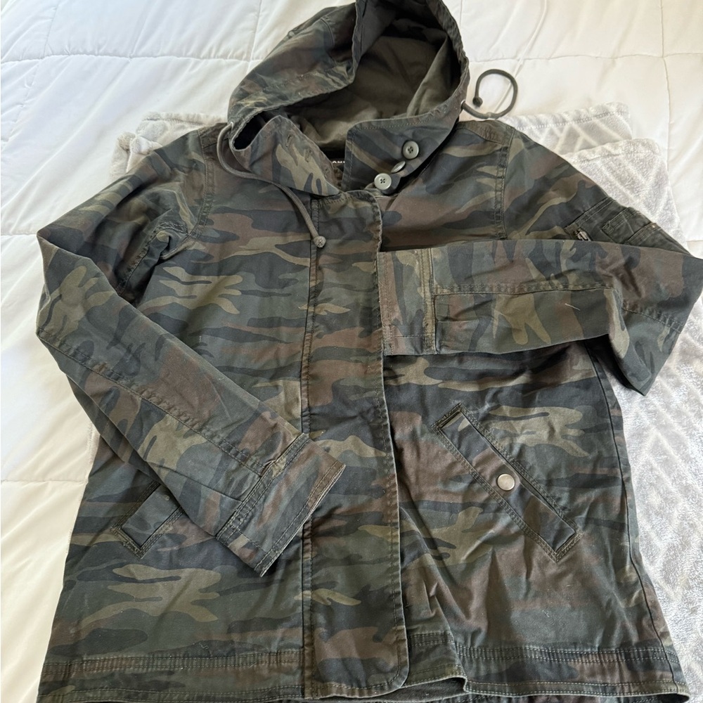 American Eagle Outfitters Green Camouflage Jacket